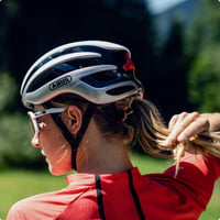 Cestný cyklistický prilba ABUS AirBreaker, farba Pure White, veľkosť L, na profesionálnu cyklistiku, pre mužov aj ženy 5