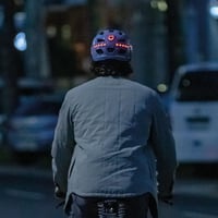 Cyklistická prilba ABUS Hyban 2.0 LED s predným a zadným svetlom, s tvrdou škrupinou, pre mužov a ženy – strieborná lesklá, veľkosť M 6
