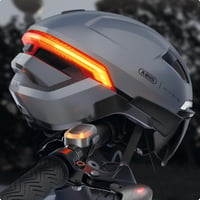 Cască de ciclism ABUS HYP-E BL.ACE cu lumină intermitentă față-spate și funcție de stop, vizieră și protecție pentru urechi, mărimea S, argintiu 6