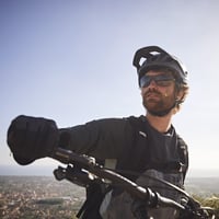 Cyklistická prilba na horský bicykel ABUS MoDrop MIPS, čierna (Velvet Black), veľkosť M (54 – 58 cm), unisex 9