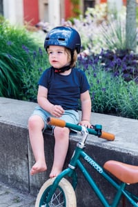 Detská cyklistická prilba ABUS Skurb Kid – veľkosť M (50–55 cm) – lesklá zelená, s priestorom na vrkoč, pre dievčatá aj chlapcov 5
