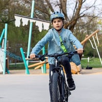 Detská cyklistická prilba ABUS Smiley 3.0 s hlbokým strihom a otvorom na vrkoč, pre dievčatá aj chlapcov 6