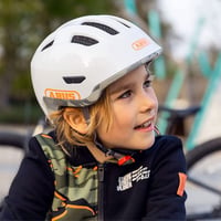 Detská cyklistická prilba ABUS Smiley 3.0 s hlbokým strihom a otvorom na vrkoč, pre dievčatá aj chlapcov 5