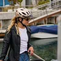 Mestská cyklistická prilba ABUS Urban-I 4.0, veľkosť S, béžová – s nabíjateľným zadným svetlom, magnetickou prackou, otvorom na vrkoč, pre ženy aj mužov 8
