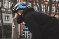 Cască de ciclism ABUS WingBack - Cască sportivă de șosea pentru adulți și tineri - Culoare mov - Mărimea M 7