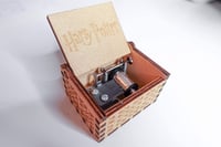 Cutie Muzicală din Lemn Harry Potter Hogwarts Abuyall - Cadou Decorativ Vintage Clasic Spieluhr 5665 2