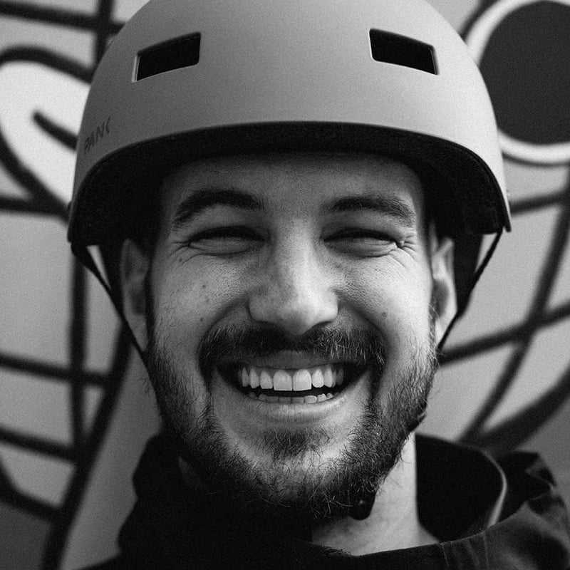 PANK Prémium Városi Kerékpársisak LED Világítással - Unisex BMX, E-Roller, Gördeszka, Görkorcsolya Védősisak