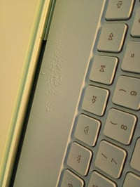 ESR Rebound 360 billentyűzetes tok iPad Pro 13" (M4, 2024) készülékhez, állítható — kopás és használati nyomok (állapot: lásd a 2. képet) 2