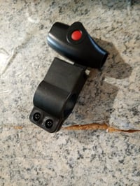Špirálový zámok na bicykel Fischer, 180 cm, priemer 8 mm, čierny, s držiakom na rám a dvomi kľúčmi 2