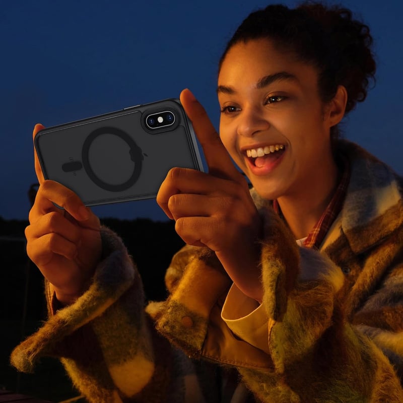 iPhone X/XS MagSafe-kompatibilis matt fekete védőtok - XTCASE