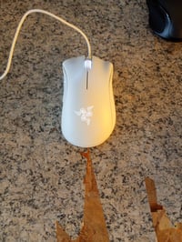 Razer DeathAdder Essential (2021) Vezetékes Gaming Egér, Optikai Szenzor 6400 DPI, 5 Programozható Gomb, Ergonomikus Kialakítás, Fehér 2