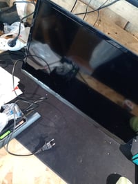 Panasonic TB-24S40AEZC 24 colos HD LED Smart TV TiVo rendszerrel, hiányos — távirányító elemfedele hiányzik (állapot: lásd a 2. képet) 2
