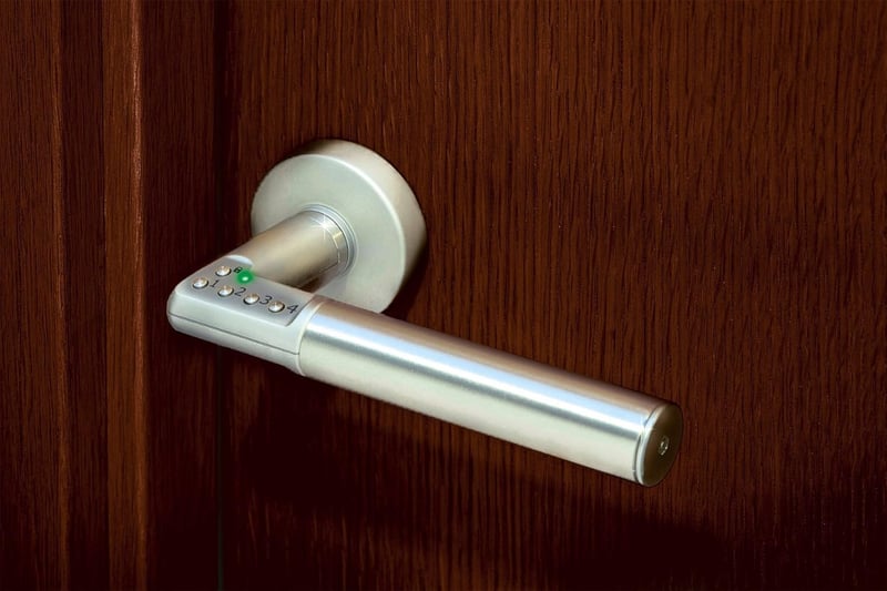 Assa Abloy Digitális Ajtókilincs PIN Kódzárral - Beltéri Ajtófogantyú Rozsdamentes Acélból - Ezüst Matt Kivitel - Elemmel