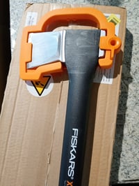 Topor de despicat Fiskars X17 cu teacă, mărimea M, coadă de 60 cm, pentru despicat lemne de foc, coadă FiberComp 2