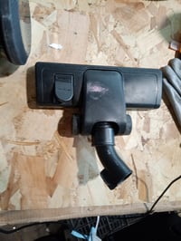 Vreckový vysávač Grundig VCC 3850 A 800 W 2,1 l čierna/červená — chybný, na náhradné diely: Nefunguje (stav: pozri 2. obrázok) 3