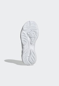 adidas Originals ADIFOM fehér edzőcipő 5