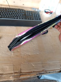 Album pentru 900 de cărți Pokémon LYAILOOGXL – 50 — defect, funcționează parțial: uzat, rupt, fermoar desprins (stare: vezi a 2-a imagine) 2