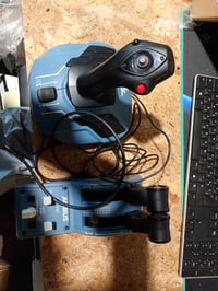 Thrustmaster TCA Officer Pack Airbus Edition Joystick és Gázkar — hibás, részben működik: nem működő gázkarrész (állapot: lásd a 2. képet) 2