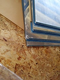 TSKDKIT Samoljepljive akrilne zrcalne ploče 4 kom., A4 veličina (29x21 cm), debljina 2 mm, nelomljive — istrošeni, oštećeni rubovi (stanje: vidi 2. sliku) 2