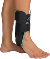 Aircast Air-Stirrup Universe ortéza na stabilizáciu členka – univerzálna veľkosť 2