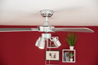 Stropni ventilator sa svjetiljkom AireRyder Cyrus, tih, s poteznim prekidačem, dizajn od sjajnog kroma, reverzibilne lopatice u crnoj/srebrnoj boji, promjer 107 cm 4
