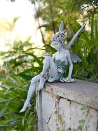 ALEMIN Ülő Tündér Kerti Szobor 22 cm Resin Figura Szárnyakkal 3
