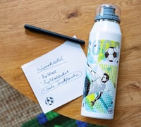 Detská termoska Alfi IsoBottle Kids s futbalovým motívom, nerezová oceľ, izolovaná fľaša, 500 ml, nepriepustná, bez BPA, 12 hodín teplá, 24 hodín studená 2