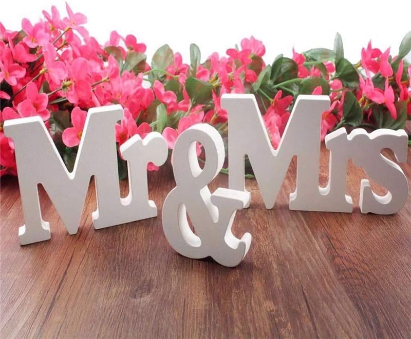 Alnicov Mr and Mrs fehér dekorációs felirat esküvői asztal díszítéshez