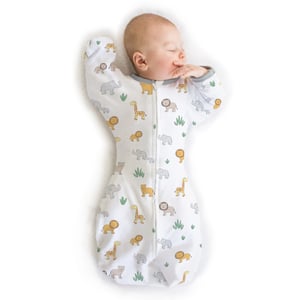 Amazing Baby prechodný zavinovací spací vak pre novorodencov, ruky hore, polovičné rukávy a rukavičky, 0-3 mesiace, 2,7-6,4 kg, safari