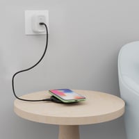 Bezdrôtová nabíjacia podložka Amazon Basics 15W s certifikáciou Qi – pre iPhone 16/15/14/13/12/11/X, Samsung Galaxy – s USB káblom, čierna 5
