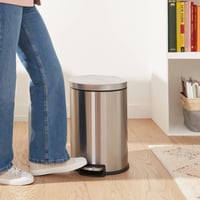 Odpadkový kôš Amazon Basics s pedálom, objem 20 litrov, nehrdzavejúca oceľ – s vekom s pomalým zatváraním, na použitie v kuchyni, kúpeľni alebo kancelárii, valcový, brúsený povrch 5