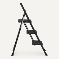 Scară pliabilă cu 3 trepte Amazon Basics, structură din oțel, cu picioare antiderapante, capacitate de 150 kg, înălțime 100,8 cm, EN 14183, negru 4