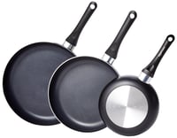 Amazon Basics set od 3 neprijanjajuće tave, 20 cm, 25 cm i 30 cm, spiralno dno, ručke meke na dodir, za plinske, električne i staklokeramičke ploče, crne 1