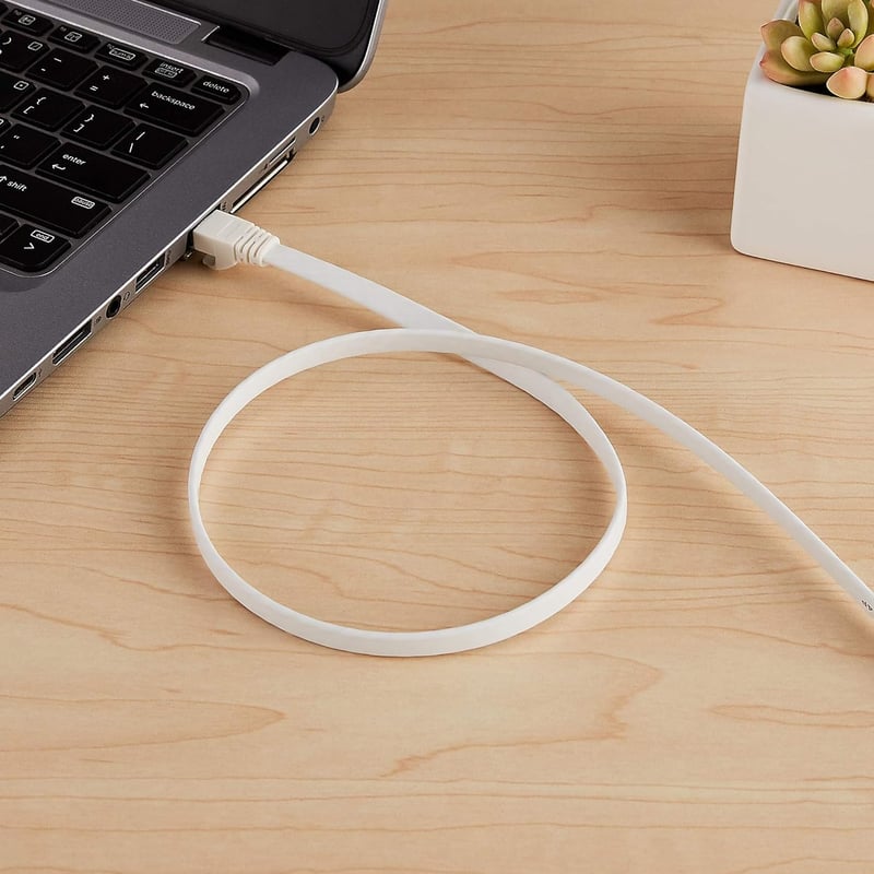 Amazon Basics 30,5m fehér CAT7 Gigabit Ethernet hálózati kábel RJ45 - 30,5 m