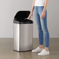 Amazon Basics 60L rozsdamentes acél szenzoros szemetes, fekete-ezüst - 60-Liter, Rectangular 9