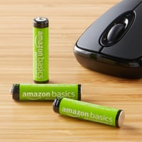 Nabíjateľné mikrotužkové batérie Amazon Basics AAA NiMH, 12 ks – 800 mAh, 1,2 V, až 1000 nabíjacích cyklov, prednabité 6