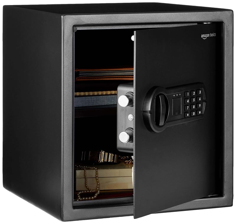 Oceľový trezor Amazon Basics s elektronickým zámkom, 34 l (33x33x36 cm) – čierny