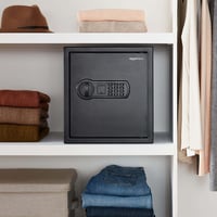 Oceľový trezor Amazon Basics s elektronickým zámkom, 34 l (33x33x36 cm) – čierny 6