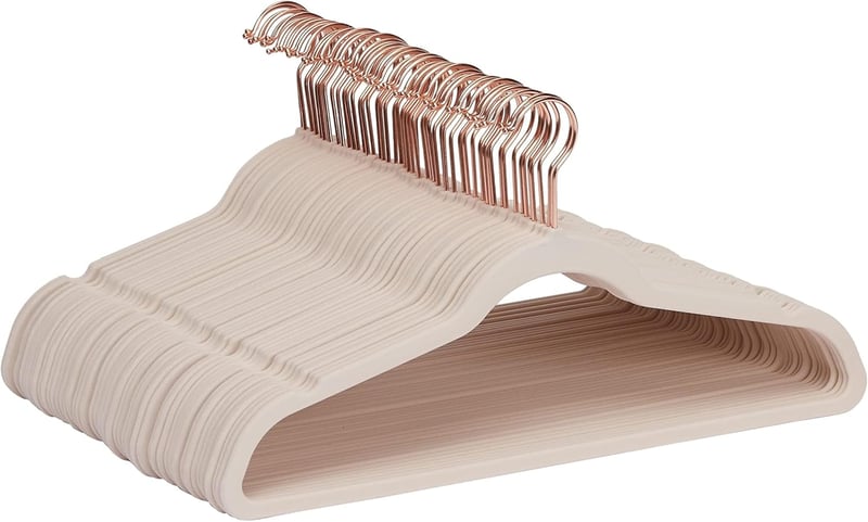Amazon Basics Bársony Öltöny Akasztó Csúszásmentes Rózsaszín 50 db - Pack of 50, Rose Gold