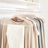 Amazon Basics Bársony Öltöny Akasztó Csúszásmentes Rózsaszín 50 db - Pack of 50, Rose Gold 6