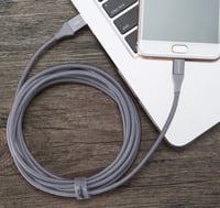 Amazon Basics dvojito opletený nylonový kábel USB 2.0 A – Micro-B – tmavosivý – 3 m 4