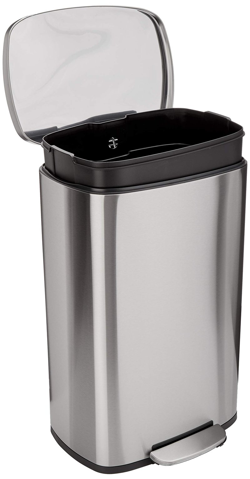 Odpadkový kôš Amazon Basics s pedálom, 50 litrov, mechanizmus tichého zatvárania, saténový nikel, hranatý, do kuchyne, kúpeľne, kancelárie