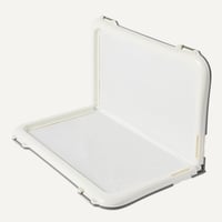 Držiak na podložky na výcvik psov Amazon Basics, s bezpečnými klipsami, extra hrubý a protišmykový, recyklovaný plast, 71,1 x 86,4 cm, L 4