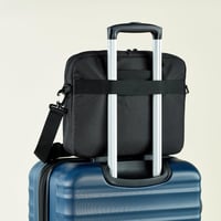 Geantă pentru laptop Amazon Basics, geantă compactă de umăr cu compartimente pentru accesorii, pentru laptop de 14 inchi (35,6 cm), negru, 1 bucată 7