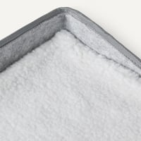 Amazon Basics namještaj za mačke, 1 razina, kućica za mačke, kockasta špilja za mačke s lopticom za igru i tepihom za grebanje, sklopiva, 41,9x41,9 cm 4
