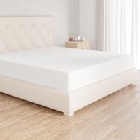 Napínacia plachta z mikrovlákna Amazon Basics, 180 x 200 cm, výška matraca max. 30 cm, biela, ľahká a nekrčivá 1