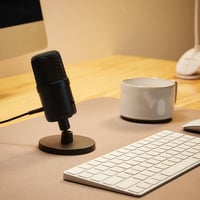 Mini USB kondenzátorový mikrofón Amazon Basics na streamovanie, hranie hier a podcasting, s kardioidnou charakteristikou, čierny 7