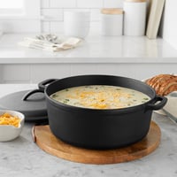 Liatinový pekáč Amazon Basics s dvoma rukoväťami, 6,62 l, čierny – na pečenie, grilovanie, dusenie a zapekanie 5