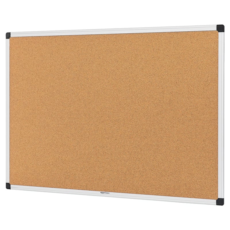 Avizier din plută Amazon Basics cu ramă din aluminiu, dreptunghiular, 90 x 60 cm, argintiu