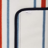 Pătură de picnic Amazon Basics cu bază impermeabilă, dungi marine, 200 x 200 cm, pătură de camping 5